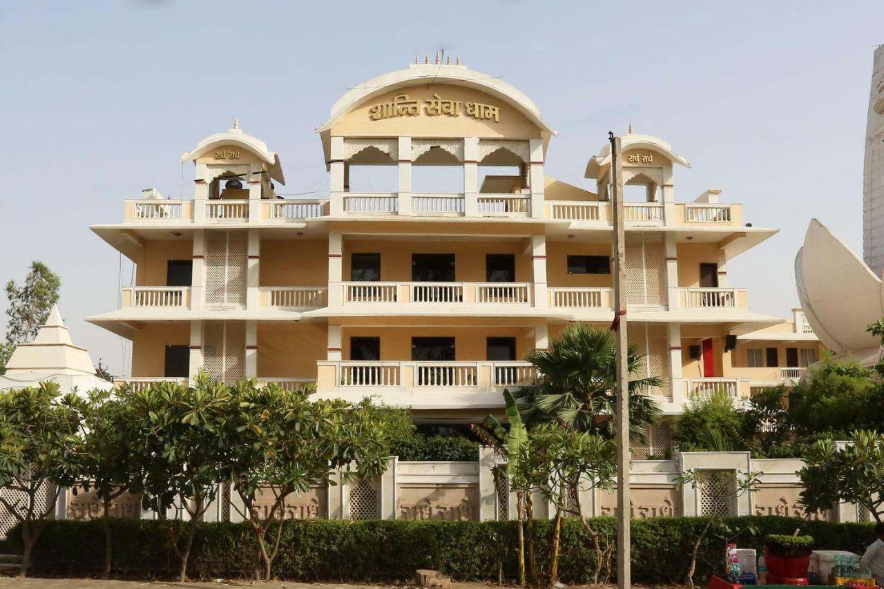 Oyo 13564 Near Prem Mandir Hotel Mathura Exterior foto