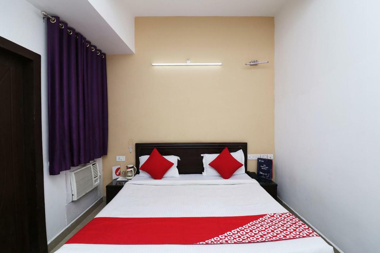 Oyo 13564 Near Prem Mandir Hotel Mathura Exterior foto