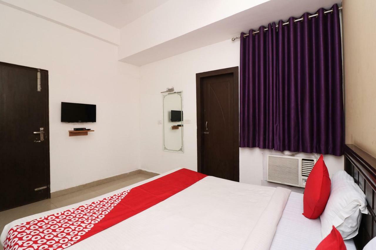 Oyo 13564 Near Prem Mandir Hotel Mathura Exterior foto